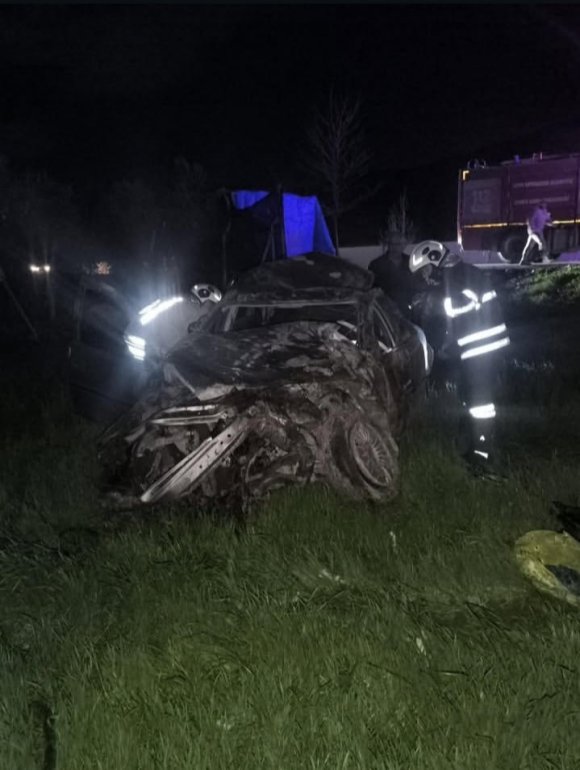 KIRIKHAN’DA HURDAYA DÖNEN OTOMOBİLİN SÜRÜCÜSÜ YARALANDI