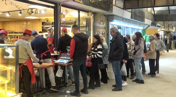 RAMAZAN AYININ VAZGEÇİLMEZİ KÜNCÜLÜ HELVANIN KUYRUĞU BİTMİYOR