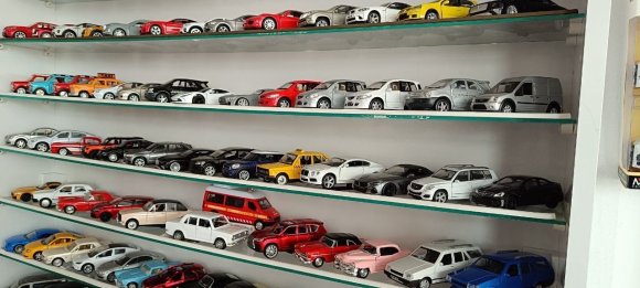 SİGARAYI BIRAKTI, 500 MAKET ARAÇ KOLEKSİYONU OLUŞTURDU