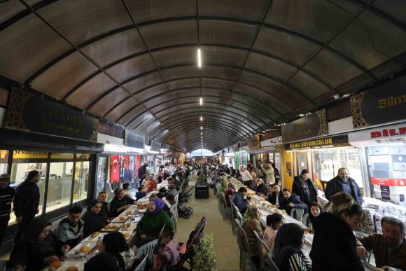 UZUN ÇARŞI’DA İFTAR SOFRASI KURULDU