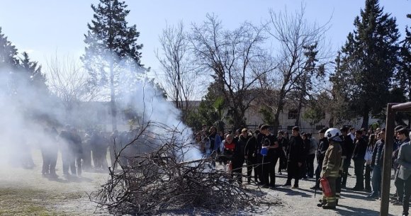 DÖRTYOL’DA ÖĞRENCİLERE YANGIN EĞİTİMİ VERİLDİ
