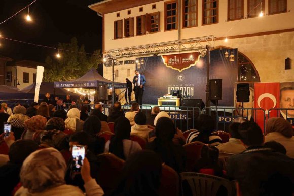 ANTAKYA’DA RAMAZAN ETKİNLİK ALANI YOĞUN İLGİ GÖRÜYOR