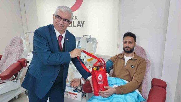 TÜRK KIZILAYIN KAN STOKLARI NORMAL SEVİYEDE: NEGATİF KAN GRUPLARINDA DÜŞÜŞ VAR