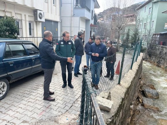 SAİMBEYLİ’DE DERE ISLAHI ÇALIŞMALARI İÇİN SAHA İNCELEMELERİ GERÇEKLEŞTİRİLDİ