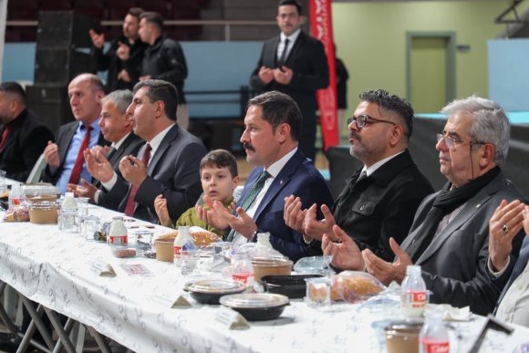 VALİ MASATLI, MUHTARLA İFTARDA BİR ARAYA GELDİ