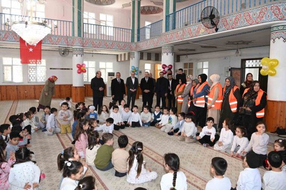 BAŞKAN GÖRGEL, MİNİKLERİN TEKNE ORUCU HEYECANINA ORTAK OLDU