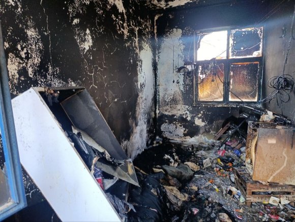 KAHRAMANMARAŞ’TA EVDE ÇIKAN YANGINDA 1 KİŞİ HAYATINI KAYBETTİ