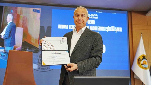 BAŞKAN ÖZÇELİK, CEMR AVRUPA YEREL YAŞAMDA KADIN-ERKEK EŞİTLİĞİ ŞARTI’NI İMZALADI