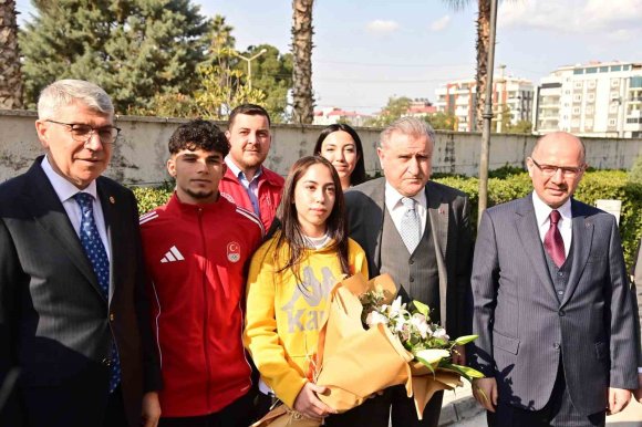 GENÇLİK VE SPOR BAKANI BAK: "12 MİLYONA YAKIN GENCİMİZE YÜZME ÖĞRETTİK"