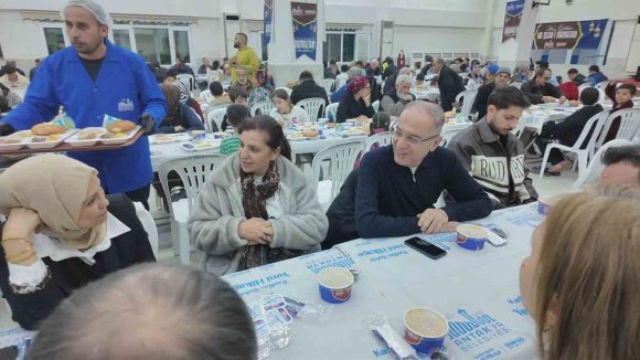 ANTAKYA BELEDİYESİ, RAMAZAN AYI BOYUNCA HER GÜN BİN KİŞİYE İFTAR VERİYOR