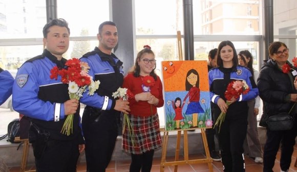 ENGELLİ ÇOCUKLARDAN "ŞİDDETE KARŞI SEVGİ" SERGİSİ