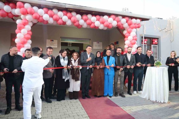 KOZANLI KADINLAR HEM GELECEKLERİ HEM DE ÖĞRENCİLER İÇİN ÜRETECEK