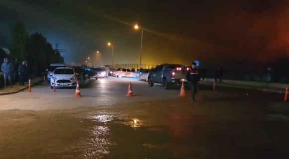 KADİRLİ OSB’DE TAVUK FABRİKASINDA ÇIKAN YANGIN SABAHA KARŞI SÖNDÜRÜLDÜ