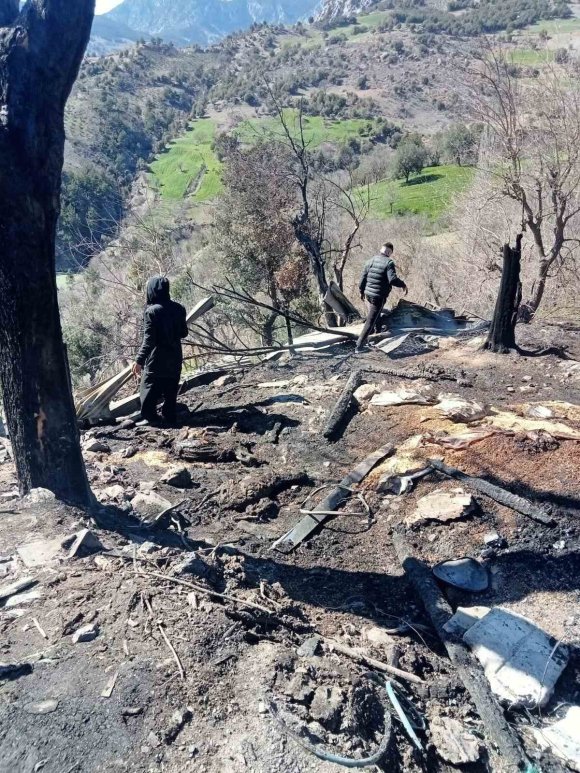 YANAN EVDEN PARASINI KURTARMAK İSTERKEN AĞIR YARALANDI