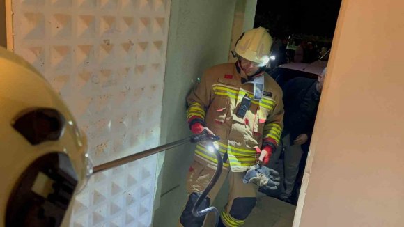 CAMİDE GÖRÜLEN YILAN YAKALANDI