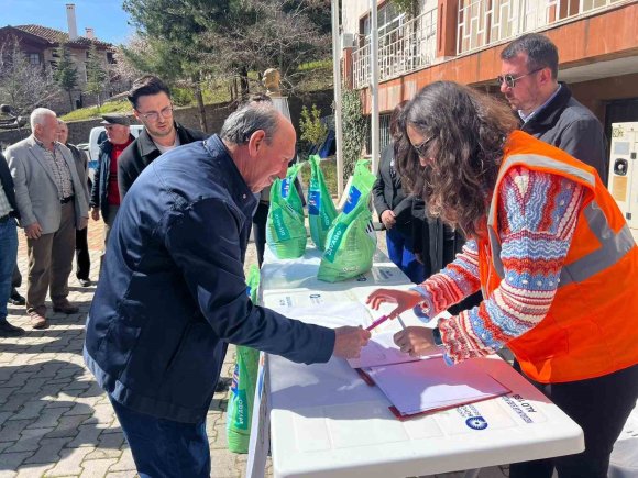 ANTALYA BÜYÜKŞEHİR BELEDİYESİ’NDEN ÜRETİCİLERE BORDO BULAMACI DESTEĞİ