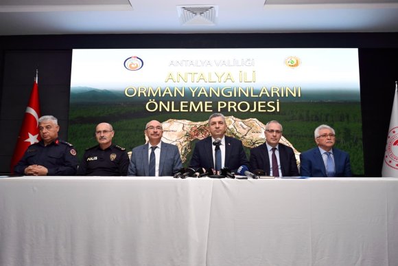 ANTALYA’DAN ORMAN YANGINLARINA KARŞI YENİ MODEL: RİSKLİ ALAN VE DÖNEME ÖZEL "ACİL KOD" SİSTEMİ