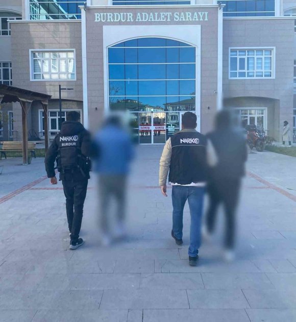 BURDUR’DA UYUŞTURUCU OPERASYONLARI: 5 TUTUKLAMA