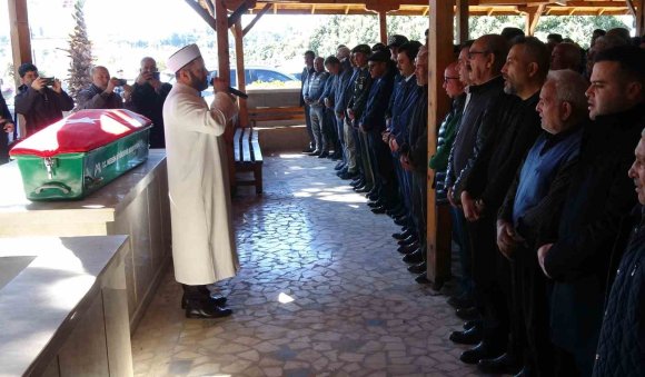 KIBRIS’TA KAZADA HAYATINI KAYBEDEN UZMAN ONBAŞI SON YOLCULUĞUNA UĞURLANDI