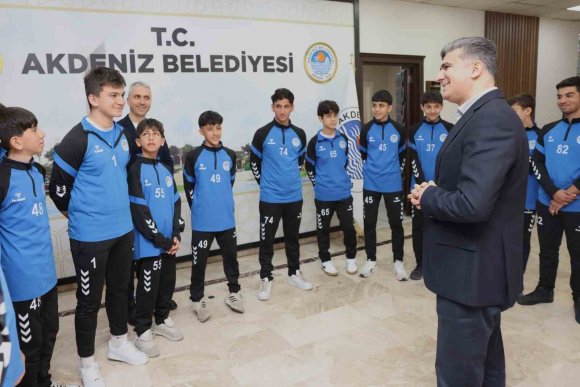 AKDENİZ BELEDİYE SPOR U-14 TAKIMI TÜRKİYE ŞAMPİYONASI YOLUNDA