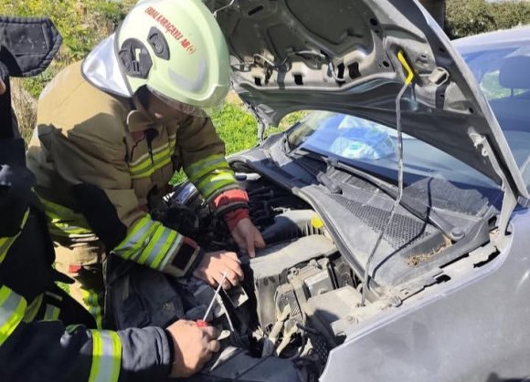 DEFNE’DE UÇURUMDAN YUVARLANAN OTOMOBİL SÜRÜCÜSÜ YARALANDI