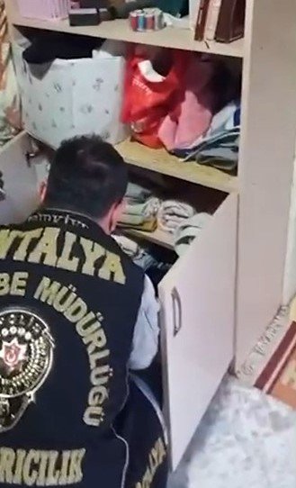 DİNİ DUYGULARI İSTİSMAR EDEREK 2 MİLYON LİRALIK VURGUN YAPAN 2 ŞAHIS TUTUKLANDI