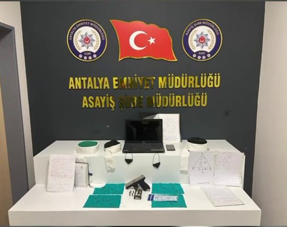 DİNİ DUYGULARI İSTİSMAR EDEREK 2 MİLYON LİRALIK VURGUN YAPAN 2 ŞAHIS TUTUKLANDI