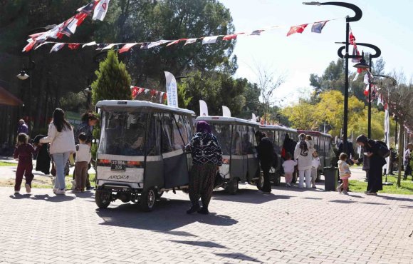 TARSUS GENÇLİK KAMPINDA ÜÇ KUŞAK BİR ARAYA GELDİ