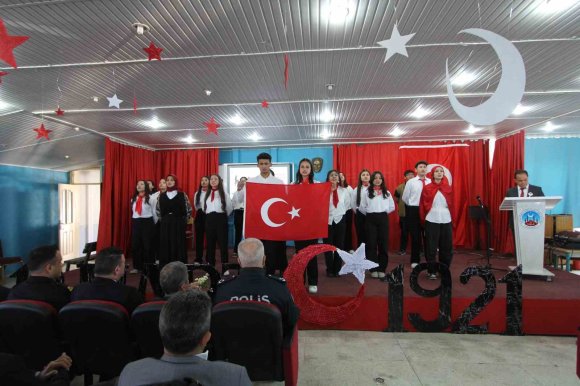 BOZYAZI’DA İSTİKLAL MARŞI’NIN KABULÜ PROGRAMLA ANILDI