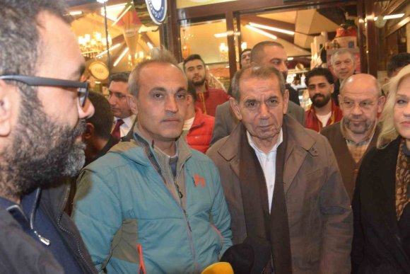 GALATASARAY BAŞKANI DURSUN ÖZBEK DEPREMZEDELERLE İFTARDA BULUŞTU