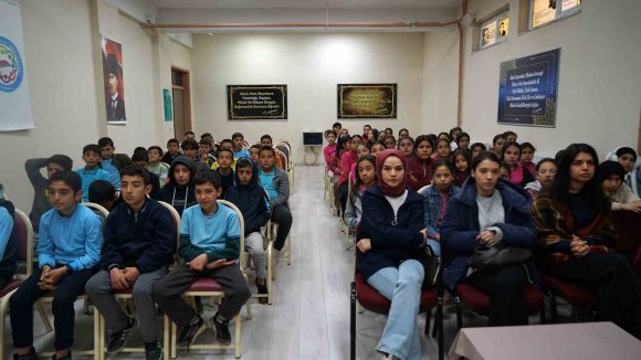 BÜYÜKŞEHİR’DEN OKULLARDA VEKTÖRLE MÜCADELE EĞİTİMİ