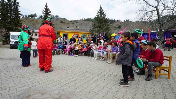 BÜYÜKŞEHİR’DEN SARIÇUKUR’DA MİNİKLERE EĞLENCE VE BİLİM DOLU GÜN
