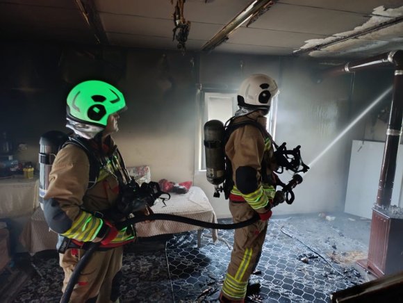 ANTAKYA’DA MÜSTAKİL EV YANARAK KULLANILMAZ HALE GELDİ