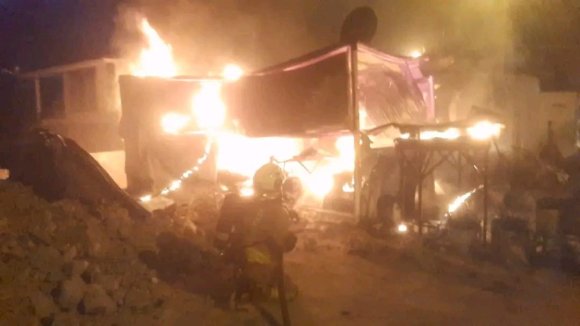 ALEVLERE TESLİM OLAN KONTEYNER YANARAK KULLANILAMAZ HALE GELDİ