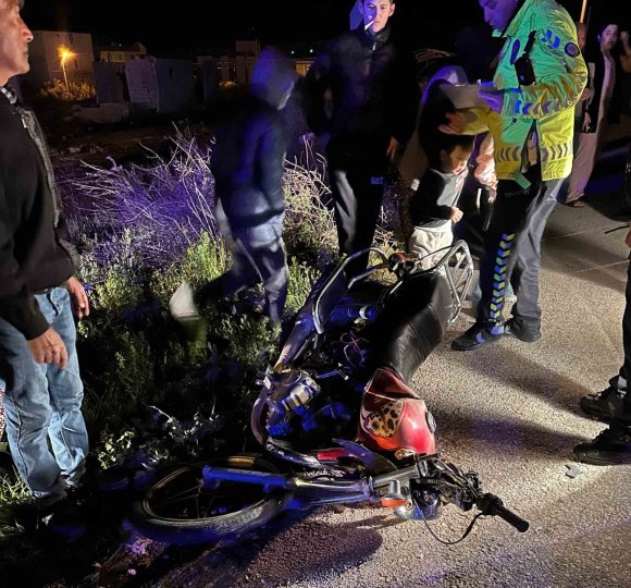 OTOMOBİL İLE MOTOSİKLET ÇARPIŞTI:2 YARALI