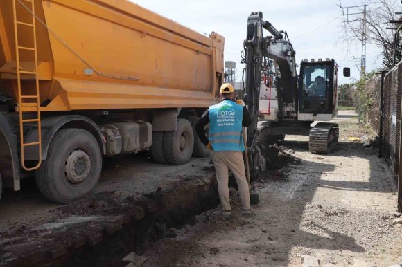 HATAY BÜYÜKŞEHİR BELEDİYESİ, PAYAS’TA İÇME SUYU ŞEBEKE HATTINI YENİLİYOR