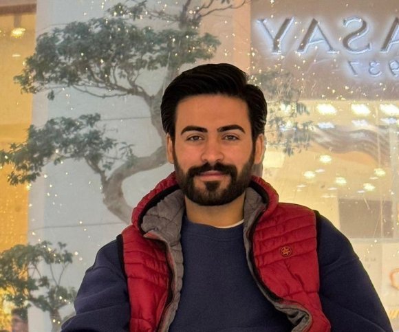 KAYIP GENÇ 24 GÜNDÜR ARANIYOR; EN SON TAŞ ÜZERİNDE ELBİSELERİ VE EŞYALARI BULUNMUŞTU