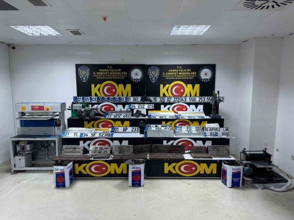 MERDİVEN ALTI PLAKA BASIM ATÖLYELERİNE BASKIN: 4 TUTUKLAMA