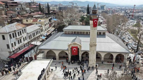 DEPREMDE HASAR GÖREN 583 YILLIK ULU CAMİ YENİDEN İBADETE AÇILDI