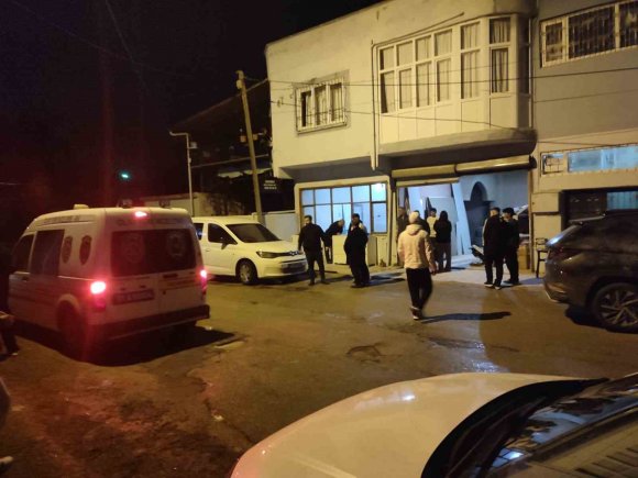 ADANA’DA İŞ YERİNDE SİLAHLI KAVGA: 2 YARALI