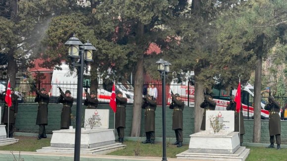 EĞİRDİR’DE ÇANAKKALE ZAFERİ GURURLA KUTLANDI, ŞEHİTLER DUALARLA ANILDI