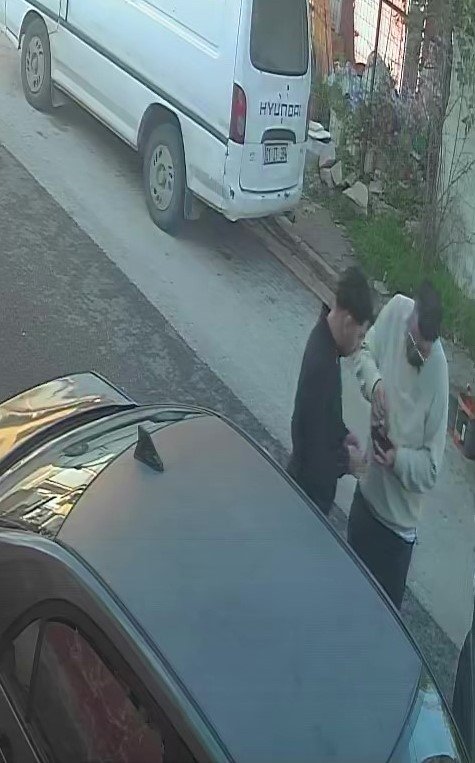 1,2 MİLYONLUK VURGUN: ALTINLARI PAYLAŞIP EĞLENDİLER