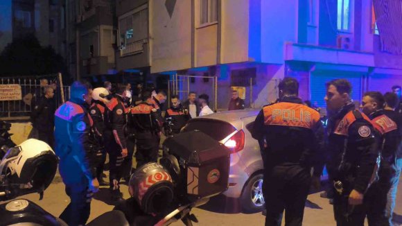 KOMŞULARIN TARTIŞMASI SİLAHLI KAVGAYA DÖNÜŞTÜ: 2 YARALI