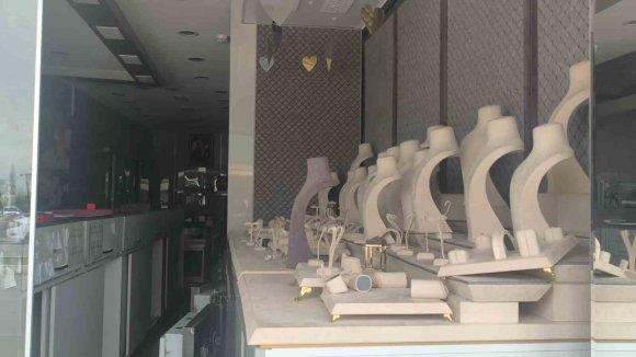 ANTALYA’DA ’EMANET’ VE ‘KAR PAYI’ VAADİYLE 50 MİLYON LİRALIK DOLANDIRICILIK İDDİASI