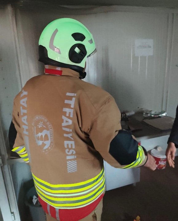 KUMLU’DA EV YANGINI