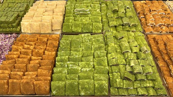 BAYRAM ÖNCESİ LOKUM VE ŞEKERLEME SATIŞLARI ARTTI