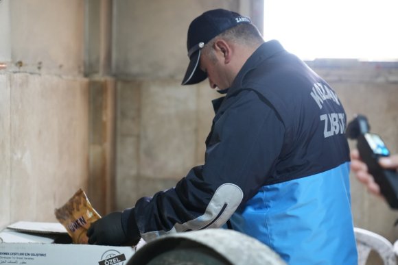 KOZAN’DA ZABITA EKİPLERİNDEN BAYRAM DENETİMİ