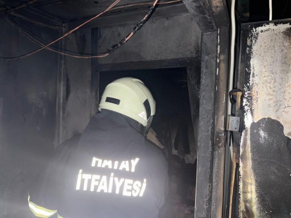 ALEVLERE TESLİM OLAN KONTEYNER YANARAK KULLANILAMAZ HALE GELDİ