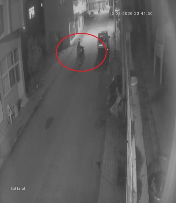 PARK HALİNDEKİ MOTOSİKLETİ ÇALDILAR