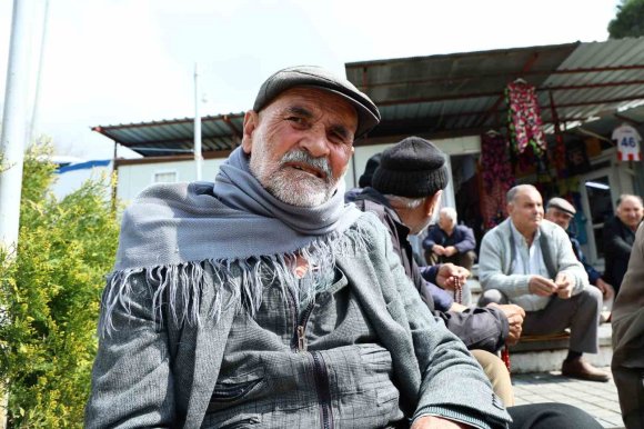 KAHRAMANMARAŞ’TA ULU CAMİ MEYDANI’NIN MÜDAVİMLERİ